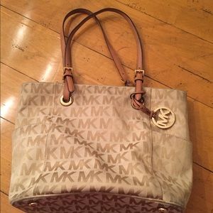 Michael Kors tan shoulder bag
